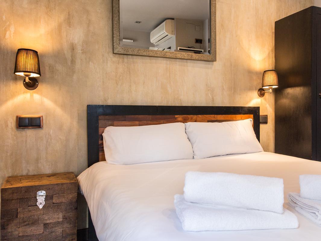 Ainb Born-Dames Apartments Barcellona Esterno foto