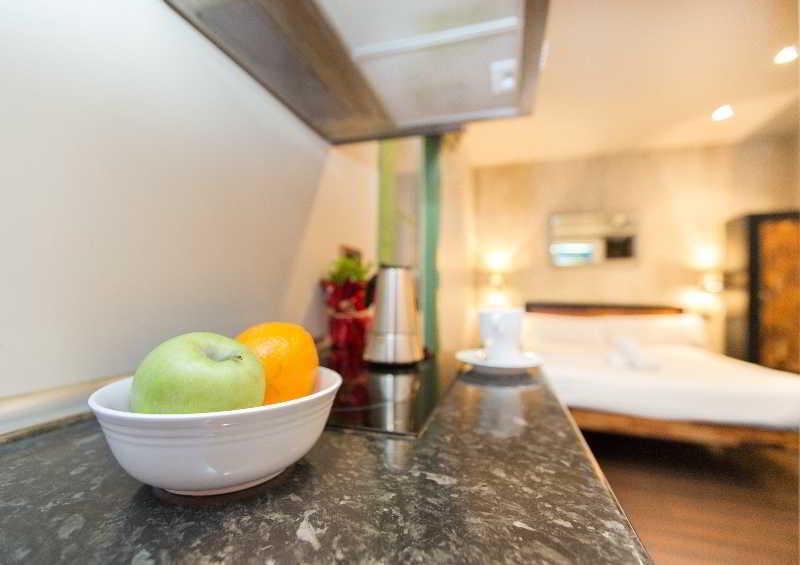 Ainb Born-Dames Apartments Barcellona Esterno foto