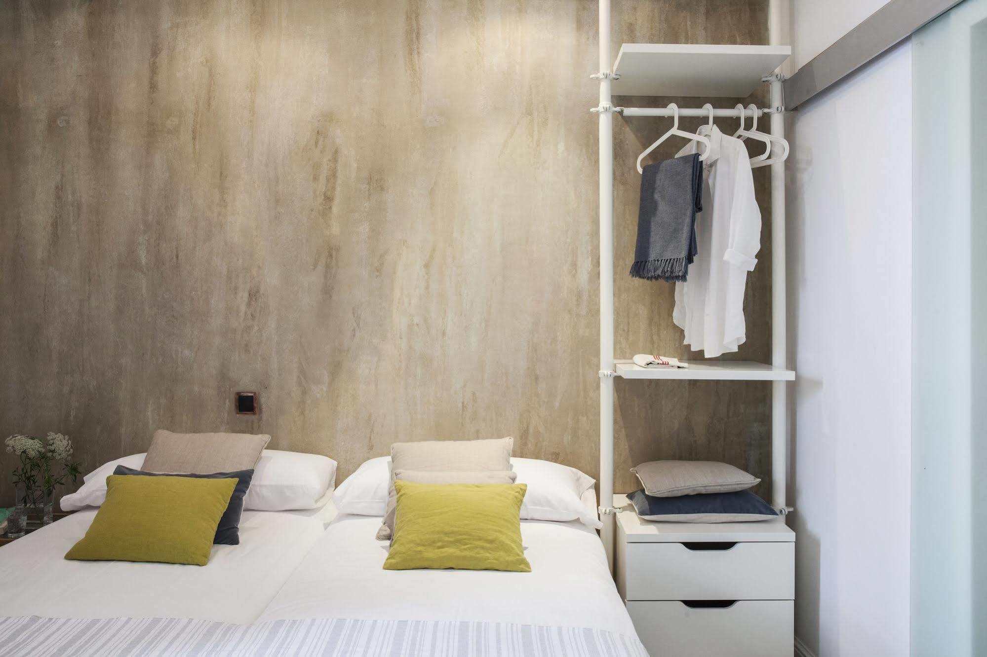 Ainb Born-Dames Apartments Barcellona Esterno foto